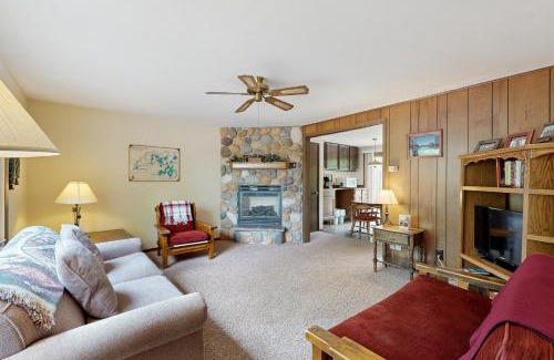Eagle River Apartment | Cleerwood Village #251