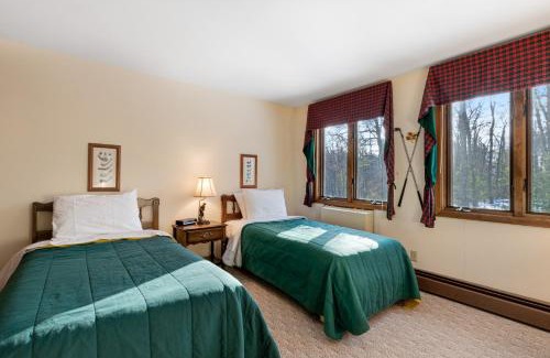 Eagle River Apartment | Cleerwood Village #264
