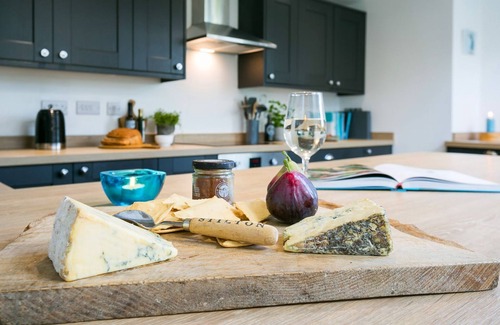 Holyhead Cottage | Cleifiog Fawr - sleeps 8 guests in 4 bedrooms