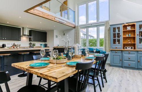 Holyhead Cottage | Cleifiog Fawr - sleeps 8 guests in 4 bedrooms