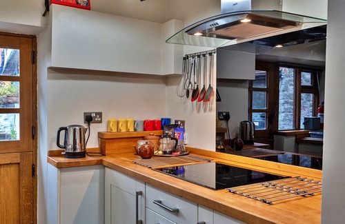 Stogursey Cottage | Clematis Cottage