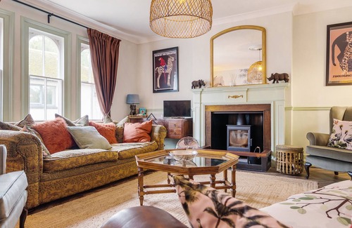 Saint Columb Major Cottage | CLEMATIS HOUSE, pet friendly, with open fire in St Columb Major