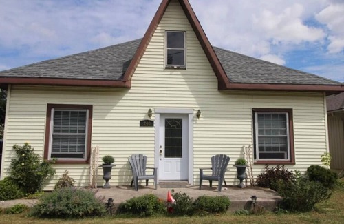 Southampton House | Clemens' Cottage, a charming 3-Bed Historic Home in Central Southampton