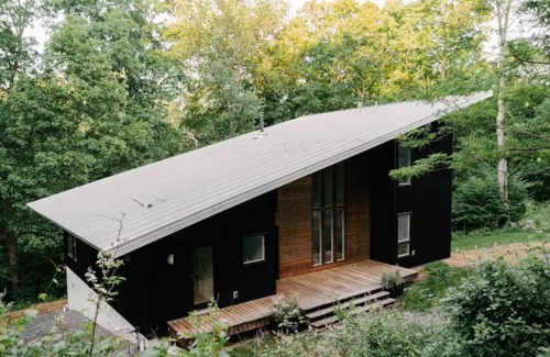 Hankins Cabin | Clementine Creekhouse - Treehouse Views near Callicoon