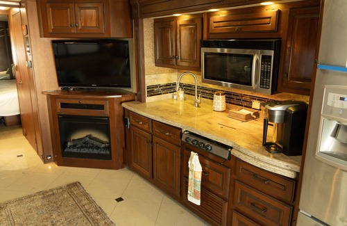Pendleton House | Clemson Football Games! We have a beautiful class A coach that’s minutes away!