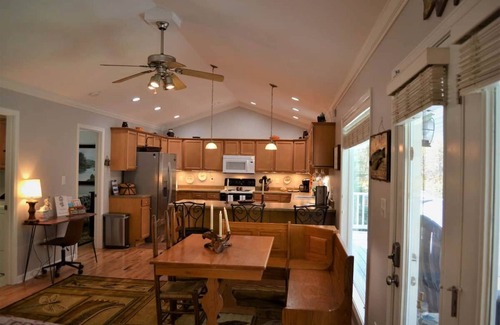 Bristol House | Cleo's Place Pappaw's Fishing Pad #4