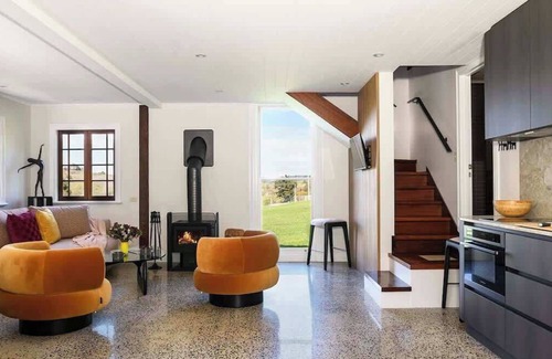 Taradale House | Clergy Cottage Summar
