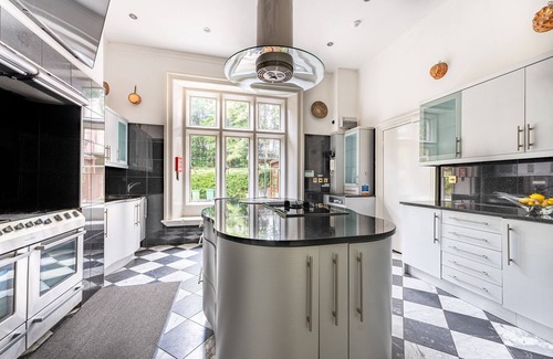 Newcastle-upon-Tyne House | Cleugh Manor; Superb Entertaining Space for Families, History and Nature Lovers