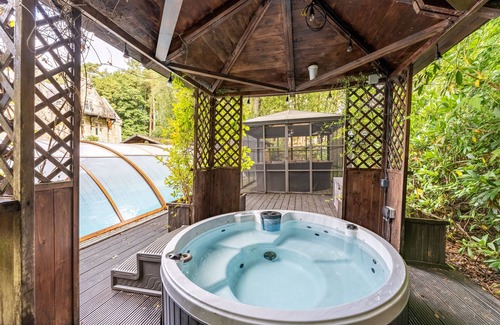 Newcastle-upon-Tyne House | Cleugh Manor; Superb Entertaining Space for Families, History and Nature Lovers