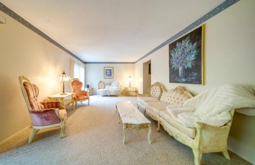 Richmond Heights Apartment | Cleveland Area Retreat Near Lake Erie