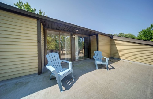 Richmond Heights Apartment | Cleveland Area Retreat Near Lake Erie