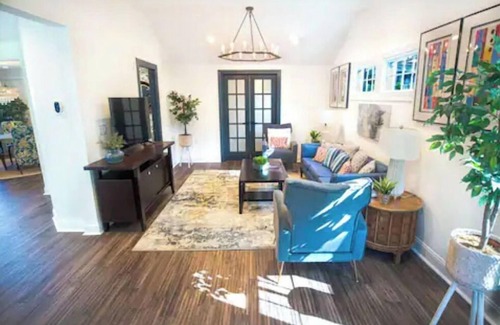 Detroit - Shoreway House | Cleveland Blue House