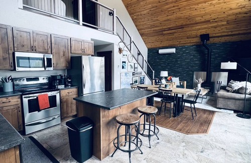 Rexford Cabin | Cleveland Cabin with Mountain Views & Lake Access