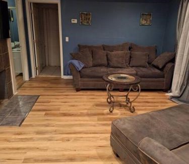 Cleveland Apartment | Cleveland Height Cabin House