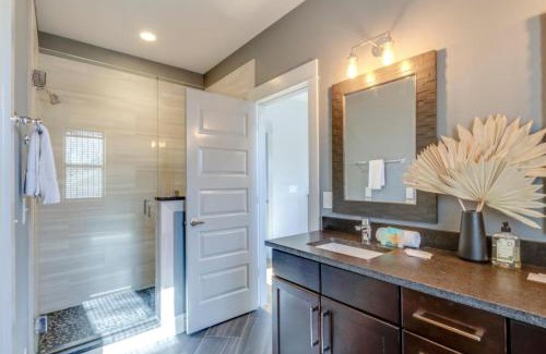 Cleveland Park House | Cleveland Park Charmer- Full Kitchen- Private Yard