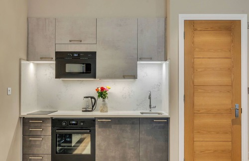 Redcliffe Apartment | Cleveland Residences Chelsea