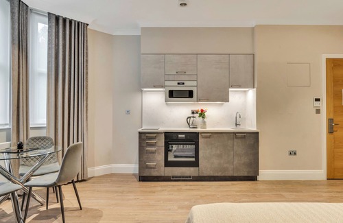 Redcliffe Apartment | Cleveland Residences Chelsea