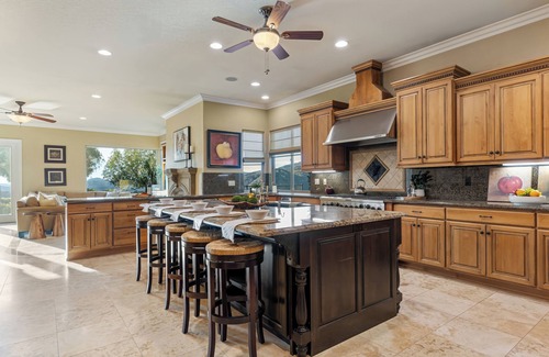 Murrieta House | Cleveland Vista by AvantStay | Pool, Hot Tub, Fire Pit + Panoramic Views