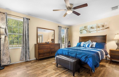 Clewiston House | Clewiston is known as "America's Sweetest Town. Relax with the whole family! nn