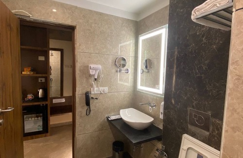 Dhuva Hotel | Click Hotel LH Seven Morbi