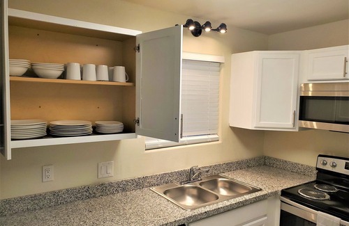Brownsville Condo | Clide's Mansion, Cozy 2BD/2BA w/Private Yard!