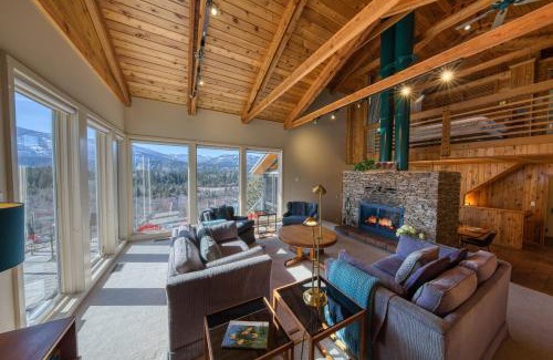 East Kootenay House | CLIFF CABIN Family Friendly|Hot Tub|Spectacular Views