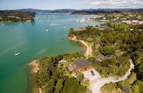 Opua Hotel | Cliff Edge by The Sea