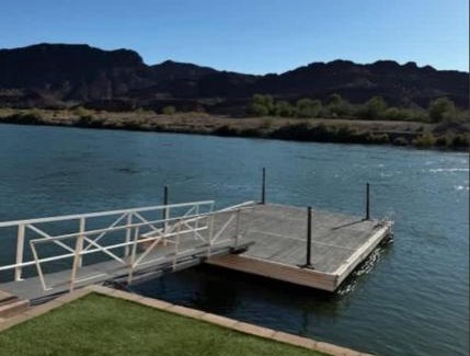 Parker Strip House | Cliff Hanger, River access with dock