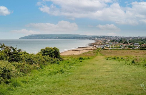 Sandown Cabin | Cliff Haven - Chalet Minutes to the Beach