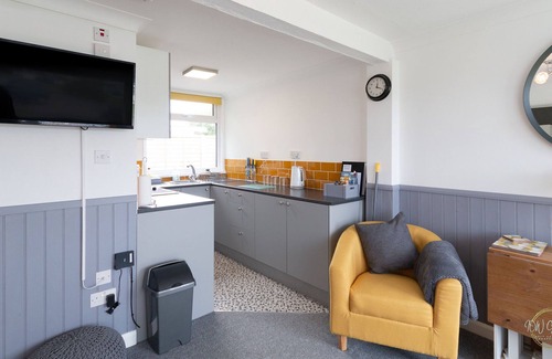 Sandown Cabin | Cliff Haven - Chalet Minutes to the Beach