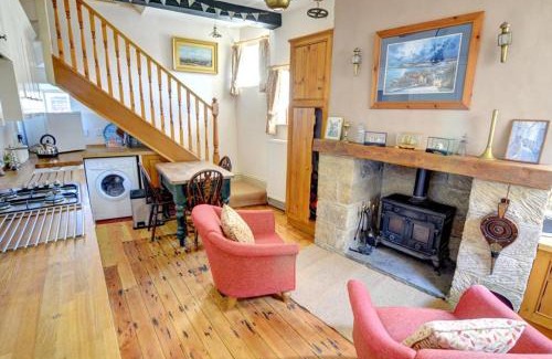 Robin Hood's Bay House | Cliff Head
