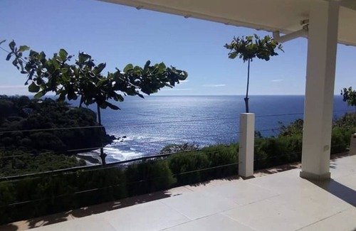 Playa San Diego House | CLIFF SIDE , BEACH FRONT PARADISE!!! Private beach & 35min drive to El Tunco