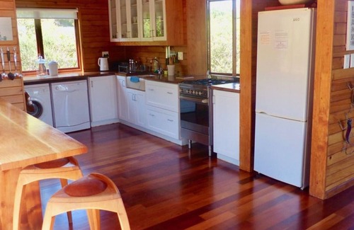 Victoria Bay Villa | Cliff Top House No.24 (Sleeps 6. 3 Bedrooms)