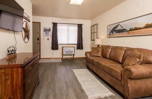 Rimrock Apartment | *Cliff View Apts #2*King Bed*Private Balcony*