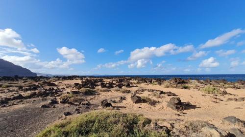 Orzola Apartment | Cliff View Orzola