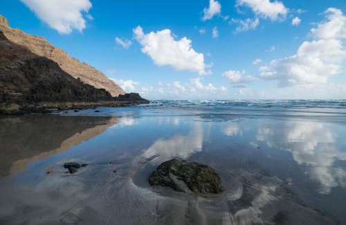 Orzola Apartment | Cliff View Orzola