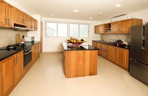 Zig Zag Ward House | CliffHanger Villas: 4-Bed Villa w/Private Pool
