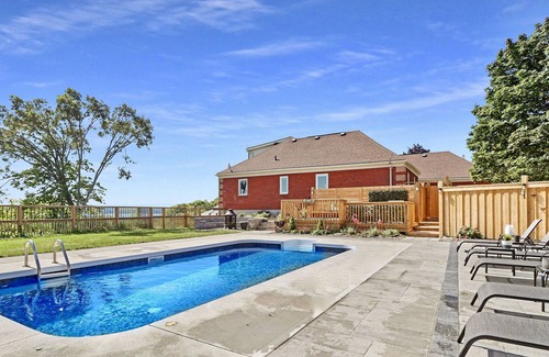 Prince Edward House | Cliffhouse On The Bay, Waterview Property with Pool —-ST-2019-0091