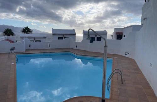 Galdar House | Cliffs Edge