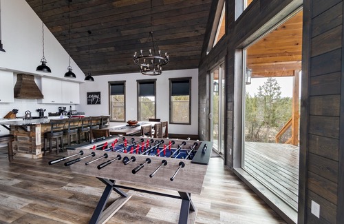 Orderville House | Cliffs Edge | Private hot tub | Zion NP