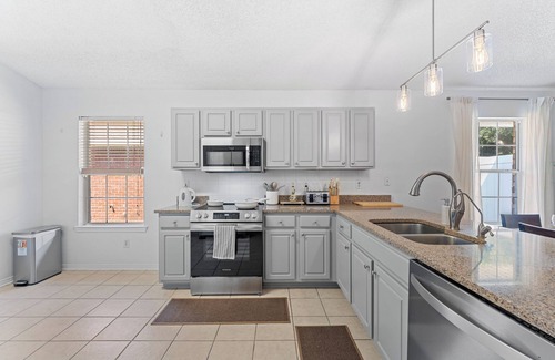 Westside House | Cliffside Hideaway Cottage ~ 4 Bed ~ Pool ~ Family