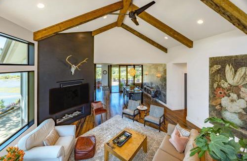 Hood River House | Cliffside Oasis home