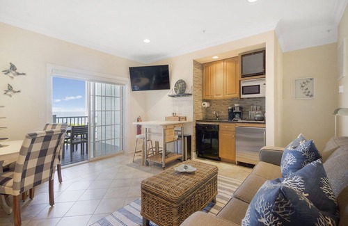 Greenport West Apartment | Cliffside Resort Condominiums