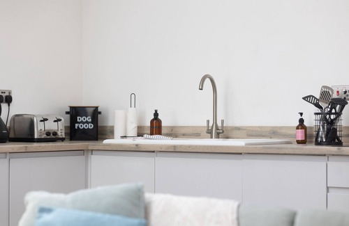 Auchmithie Apartment | Clifftop Cottage - Seaside Retreat