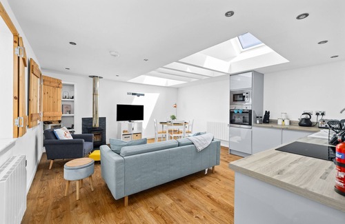 Auchmithie Apartment | Clifftop Cottage - Seaside Retreat