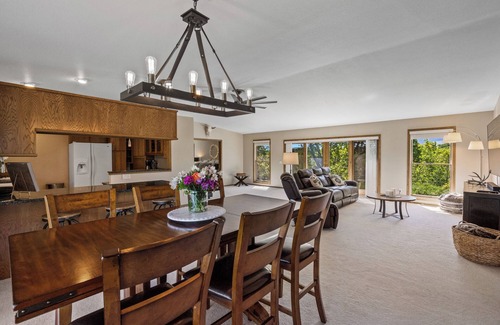 Livingston House | Clifftop Lookout on the Yellowstone - Stunning Views of the Yellowstone River