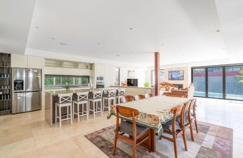 Kiama House | Clifftop Luxury with Pool