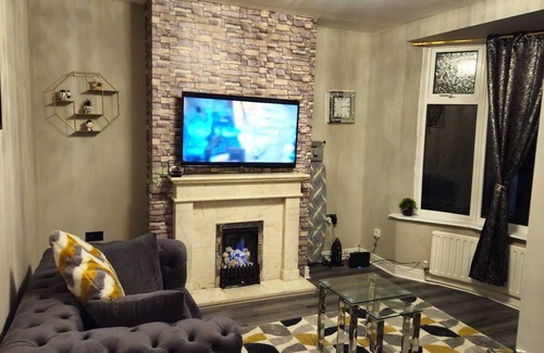 Preston House | Clifton House, for tourism, Contractors, Relocation, Free Parking, Free Wi-Fi