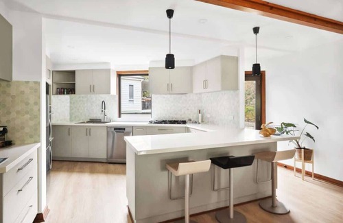 Clifton Springs House | Clifton Retreat: Spacious & Newly renovated