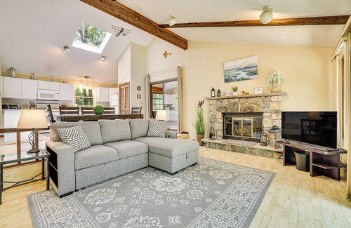 Gouldsboro House | Clifton Township Home w/Deck & Heated Sunroom!
